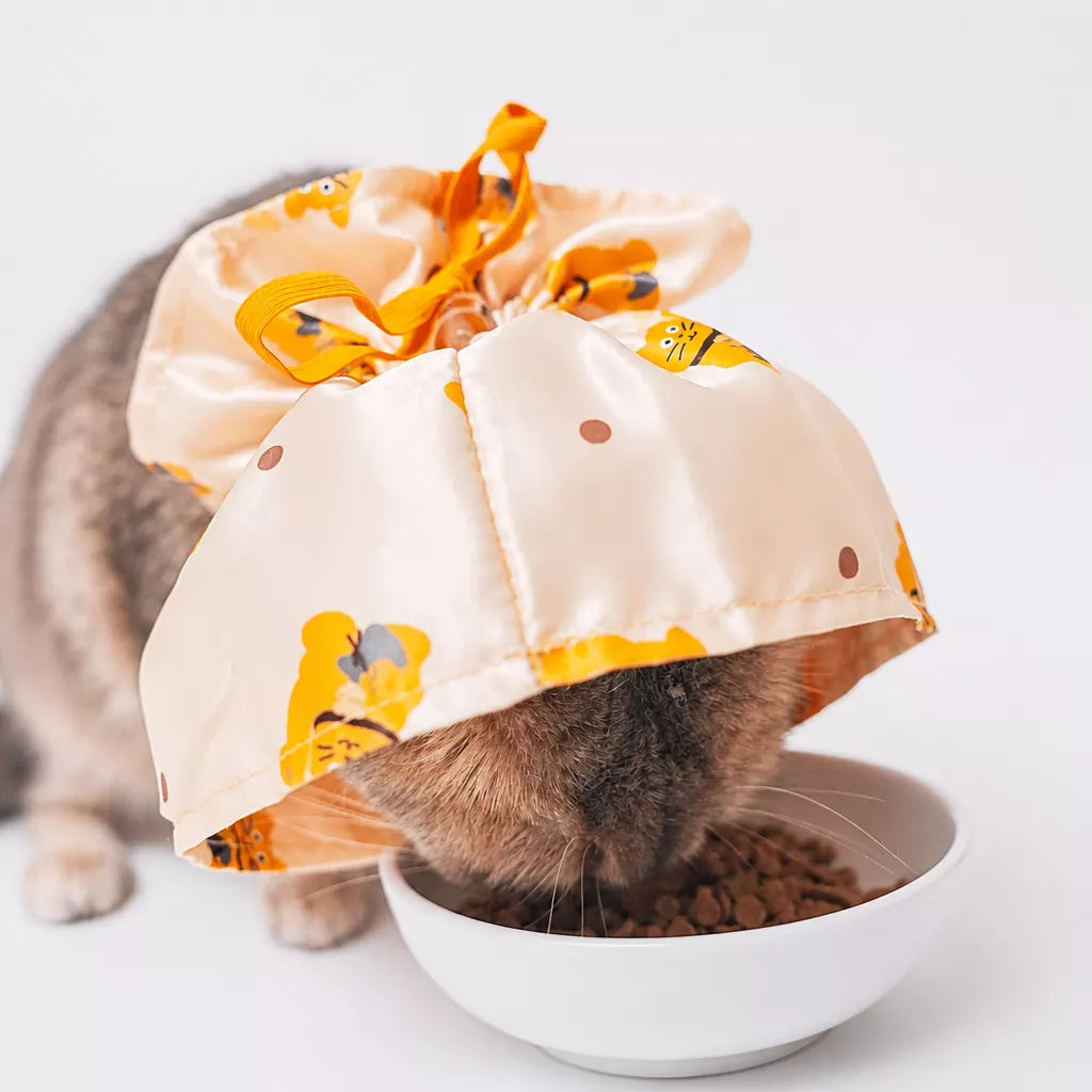 Adjustable Nylon Pet Cone with Lucky Cat Print