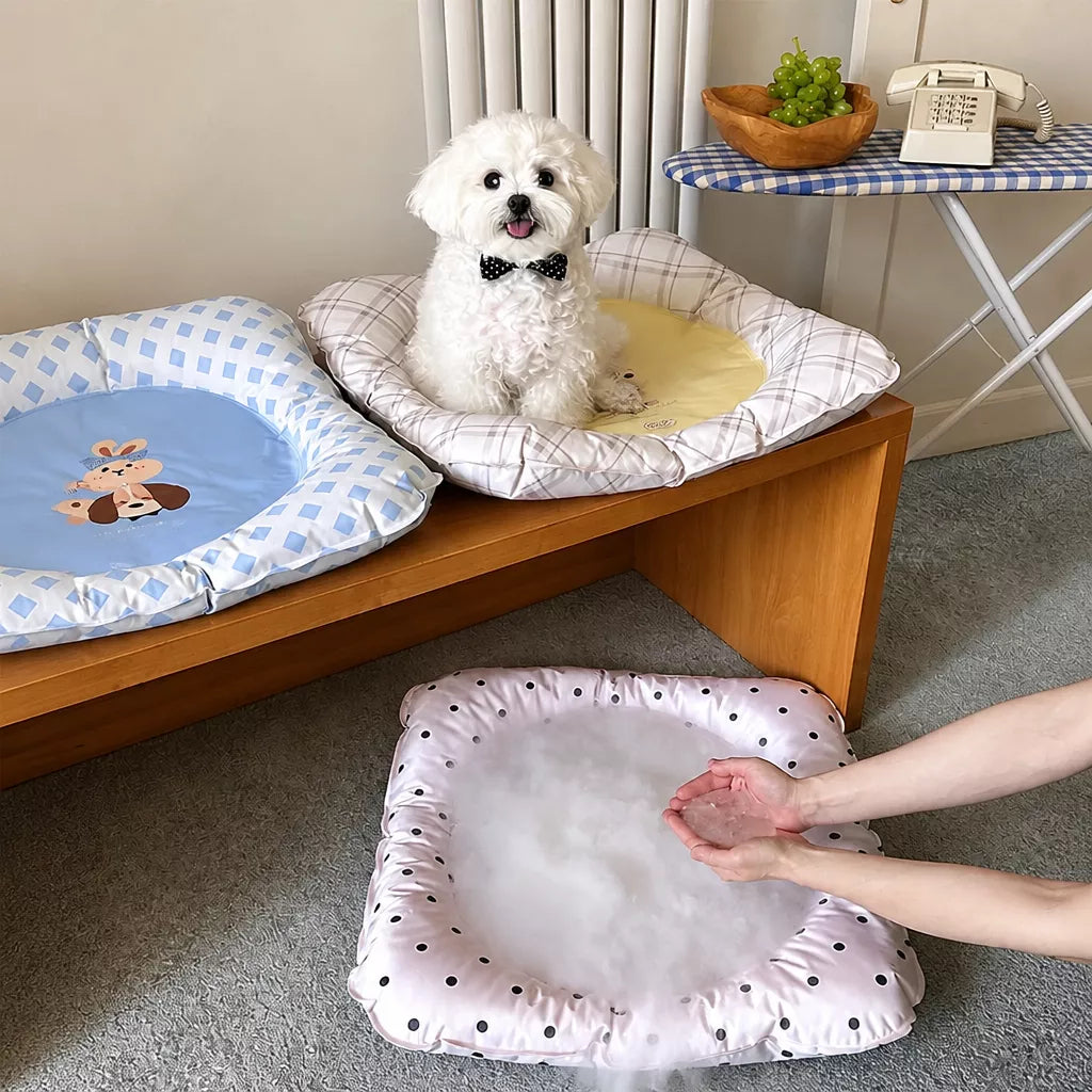 Waterproof Nylon Pet Mat for Cats and Small Dogs