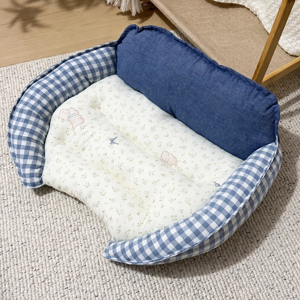 Reversible Curved Sofa Bed for Small Dogs & Cats