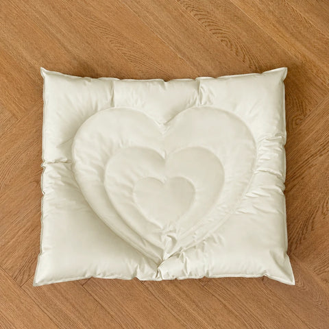 Heart-Shaped Pet Mat for Cats and Dogs