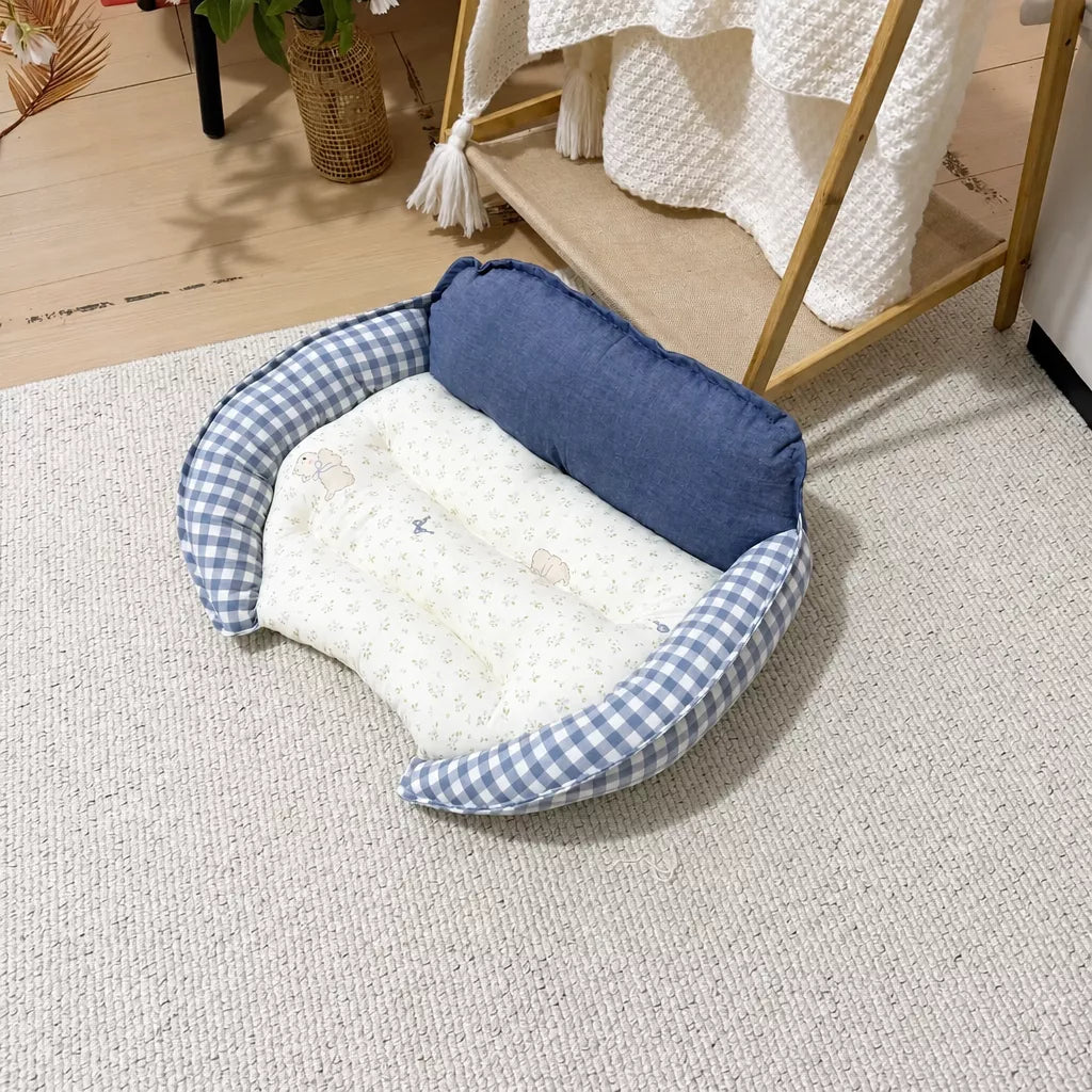 Reversible Curved Sofa Bed for Small Dogs & Cats